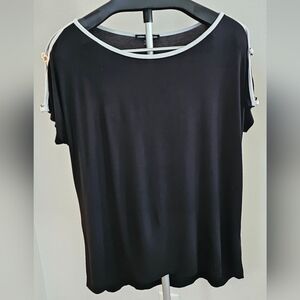 Ladies Top in excellent condition